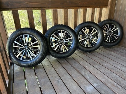 車のパーツ タイヤ、ホイール