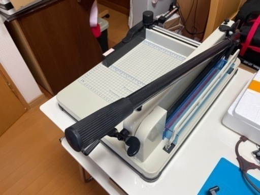 本の裁断機