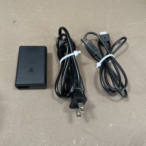 FW3.74 【美品】SONY PS Vita PCH-1100 Wi-Fiモデル 32GBメモリーカード、ソフト1個付き　PSVIT