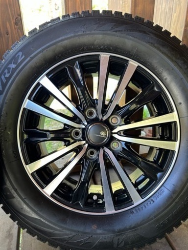 車のパーツ タイヤ、ホイール