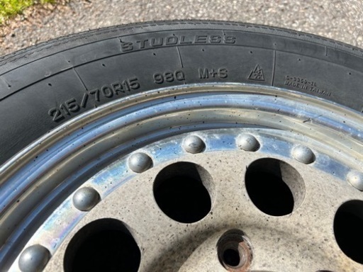 車のパーツ タイヤ、ホイール