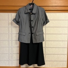 服/ファッション 美品半袖13号スーツ レディース