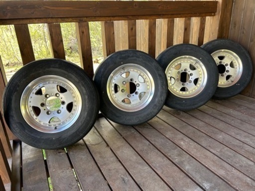 車のパーツ タイヤ、ホイール