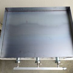 新品未使用品　鉄板焼き　６ミリ鉄板　お好み焼きそば　学園文化祭り　３辺フチ付　便利な持ち手付き　グリラー　キャンプ　ＢＢＱ　新品　プロパンガスグリドル　鉄板焼き機器　屋台　店舗　祭り　幅60の画像