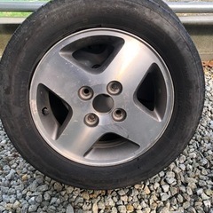 車のパーツ タイヤ、ホイールの画像