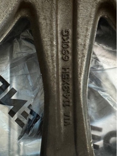 車のパーツ タイヤ、ホイール