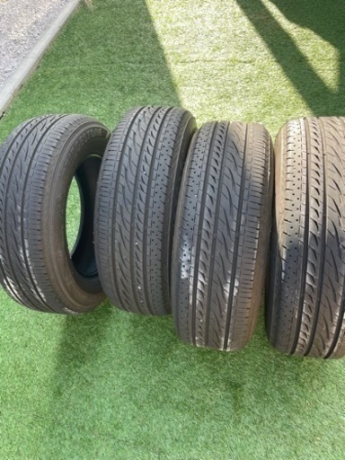 車のパーツ タイヤ、ホイール