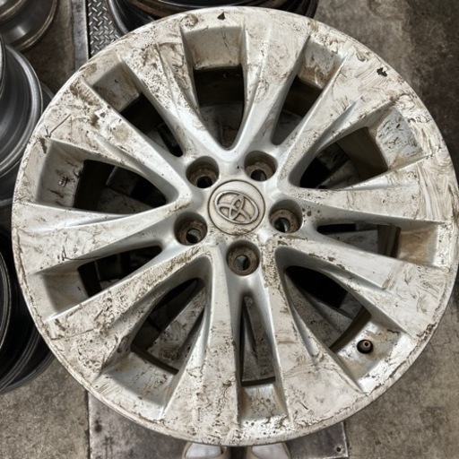 車のパーツ タイヤ、ホイール