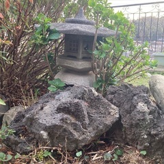 庭石　溶岩石　石灯籠　一点からお譲りします