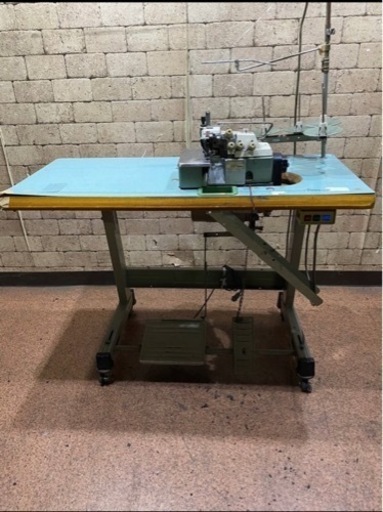 ヤマト業務用ミシン Z5003 O4DF ロックミシン 200V 動作確認済み 台付き