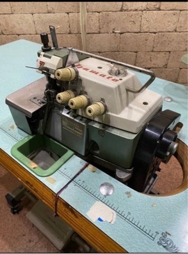 ヤマト業務用ミシン Z5003 O4DF ロックミシン 200V 動作確認済み 台付き