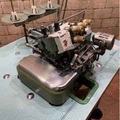 ヤマト 業務用ミシン ZF1000-O4DF ロックミシン 200V 簡易動作確認済み 台付き の画像