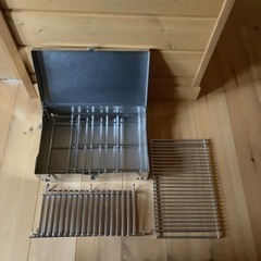 【新品】折りたたみグリル　ソロキャンプ　コンパクトグリル　の画像