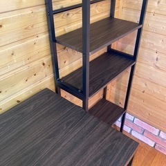 棚付きデスクセット、机と棚は自由にレイアウト可能タイプ　未使用ですが多少のキズあり有りの画像