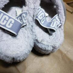 UGG サンダル ファジータ 23cm パープル

の画像
