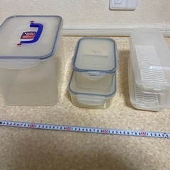 タッパー　フタ付き　8個まとめての画像