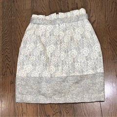 アニープラス　グラン山貴花柄レース美品スカート　2150の画像