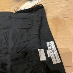 キッズ　女の子　ブランド　ラブメルヘン　可愛い　フリル　スカート　新品　未使用　タグ付き　黒　リボン付きの画像