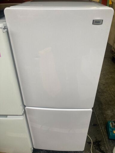☆中古￥11,800！【目玉商品！】Haier　148㍑2ドア冷蔵庫　家電　JR-NF148B型　2021年製　幅50㎝ｘ奥行60㎝ｘ高さ128㎝　【BE061】