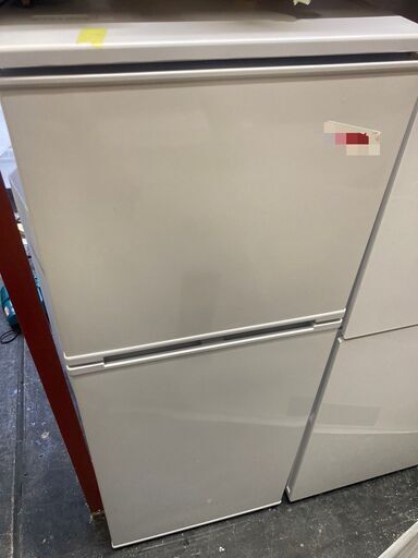 ☆中古￥11,800！【店長おすすめ！】Abitelax　139㍑2ドア冷蔵庫　家電　2022年製　AR-131型　幅48㎝ｘ奥行54㎝ｘ高さ124㎝　【BE062】