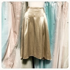 ꒰dolly-sean꒱膝丈アシンメトリー スカート 無地金色 ホワイトゴールドの画像
