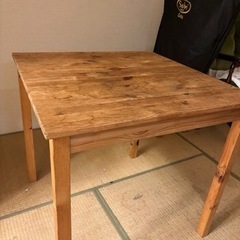木のデスク