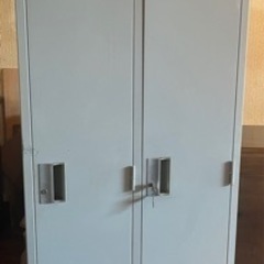 【SOLD】オフィス2人用ロッカー　1つ鍵付き　家具更衣室　倉庫