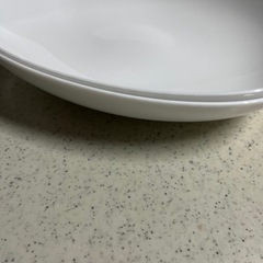 深さのある皿2枚の画像