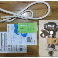 取りに来れる方限定 Panasonic NP-TR6 全自動食器洗い乾燥機 2013年製動作品 分岐水栓付きの画像