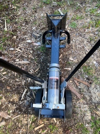 薪割り機(12tパワフル手動式油圧薪割り機)