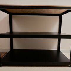IKEA ブロー 作業台、黒松合板の画像