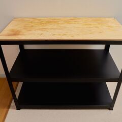 IKEA ブロー 作業台、黒松合板の画像
