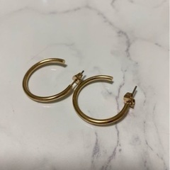ゴールドフープピアス　GU