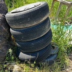 取引中　タイヤの画像