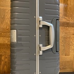 グリフィンランド　スーツケース　Lサイズ　グレー　の画像