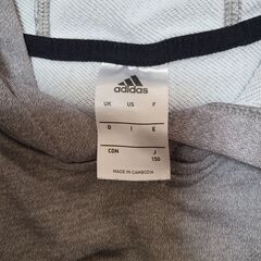 ●Adidas アディダス パーカー 150●の画像