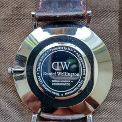 ダニエルウェリントン Daniel Wellington　40ミリ　シルバー×ブラック　電池新品5月14日済みの画像