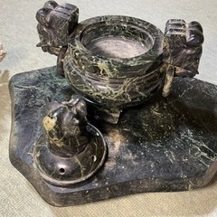 【骨董品】🉐香炉 お香立て　石材　台付きの画像