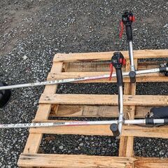 鹿児島発　新ダイワ　肩掛け式エンジン刈払機SSR2602 ×2本...
