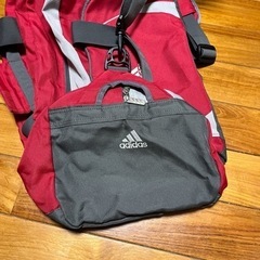 adidas ボストンバッグの画像