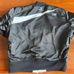 ナイキ　ビッグスウォッシュMA-1ボンバージャケット　 ジャンパー メンズ　服の画像