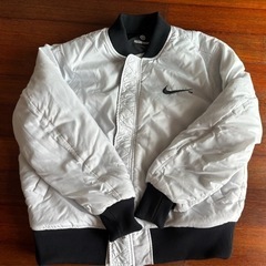 ナイキ　ビッグスウォッシュMA-1ボンバージャケット　 ジャンパー メンズ　服の画像
