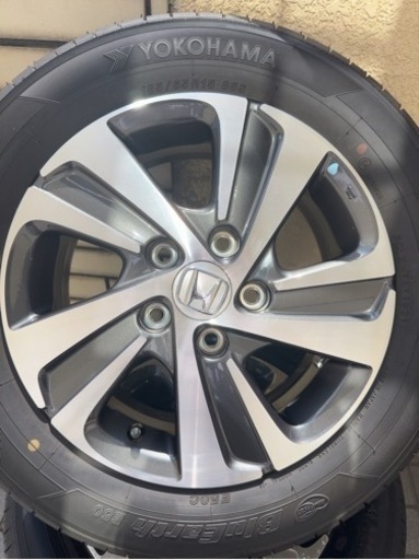 車のパーツ タイヤ、ホイール