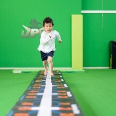 一宮で1000名のお子様が通う【JPCスポーツ教室一宮浅井店】遊び心あるなぁ！元気いっぱい体を動かしお子様の運動能力をUPさせる「園児×体操クラス」の画像