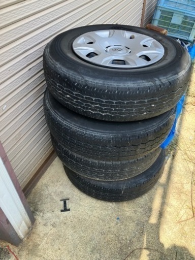 車のパーツ タイヤ、ホイール