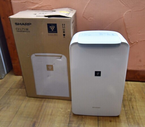 ●2022年製　数回使用(^^♪●シャープ　プラズマクラスター　衣類乾燥　除湿機　CV-L71　中古品●相模原　SHARP●