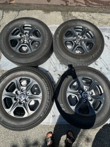 車のパーツ タイヤ、ホイール