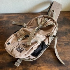 AVIREXボディバッグ 落書きあり