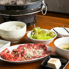 【ホールスタッフ大募集】焼肉屋ホールスタッフ！スキマ時間 主婦(夫)大歓迎⭕の画像