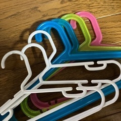 西松屋　IKEA ハンガー　子供用　7本セットの画像